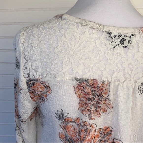 Van Heusen Floral blouse Size Medium - Picture 4 of 8